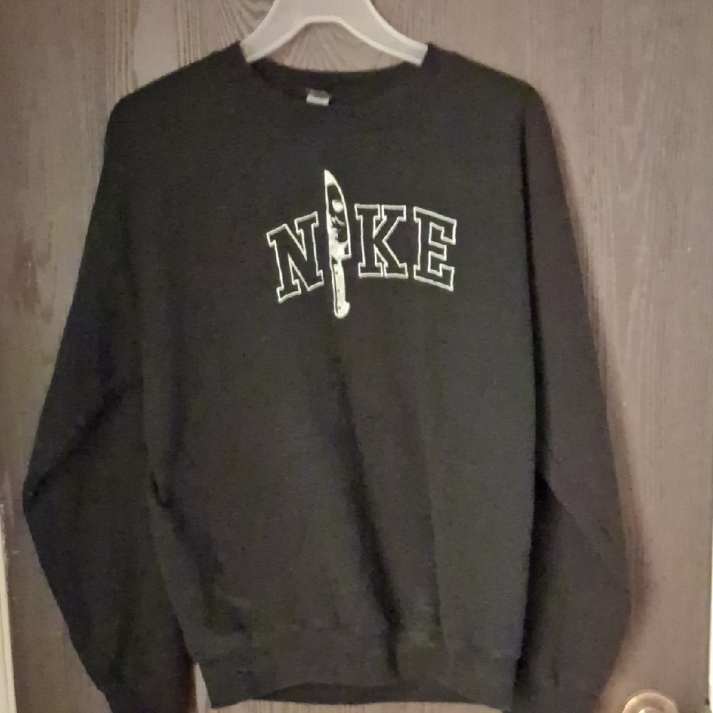 Nike Black Crewneck Sweater with Ribbed Cuffs